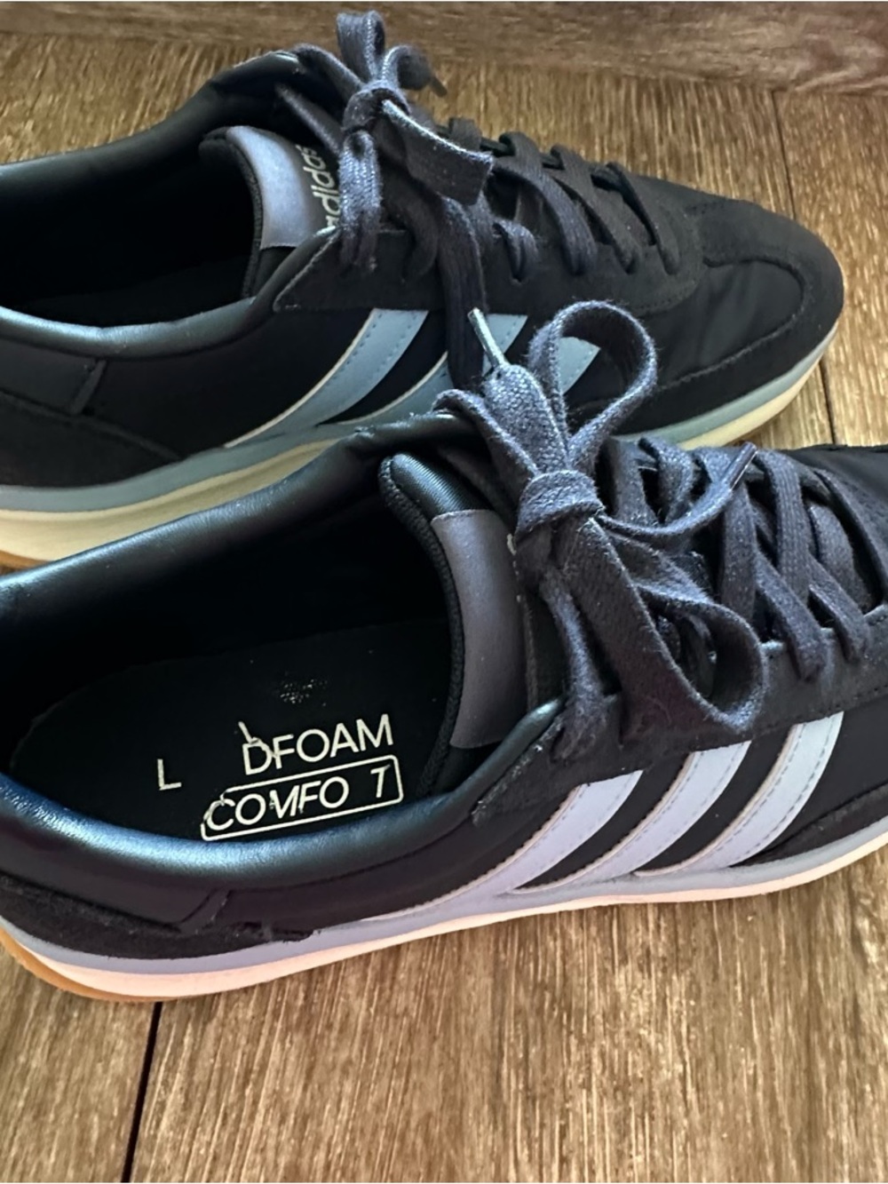 adidas womens navy blue w/light blue stripes cloud form sneakers, Size 8.5